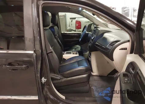 2016 Chrysler Town & Country Touring from USA, damaged, VIN 2C4RC1BG8GR239147